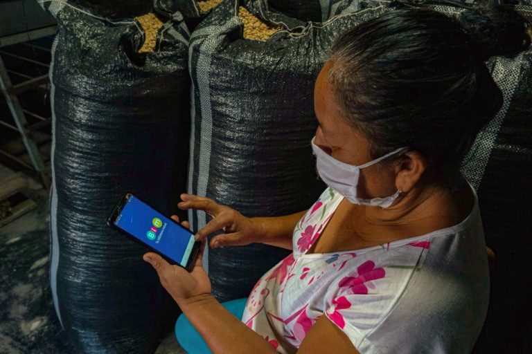 Caficultores ingresan a la era digital con billetera móvil Caficultores ingresan a la era digital con billetera móvil