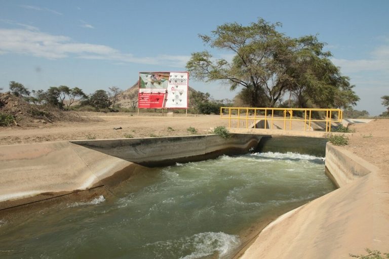 ARCC gestionó transferencia para reconstrucción de tres canales de riego en Piura ARCC gestionó transferencia para reconstrucción de tres canales de riego en Piura