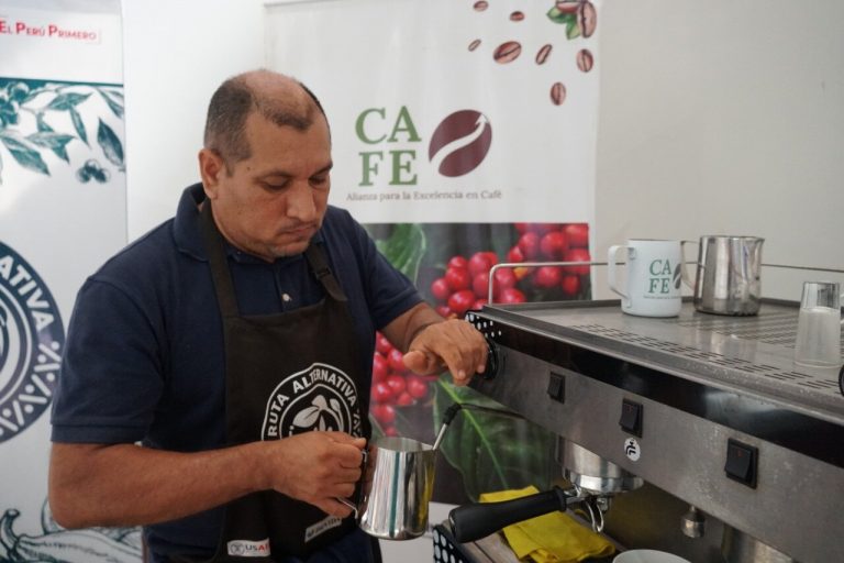 Caficultores participaron en taller de catación y barismo de café en Tocache