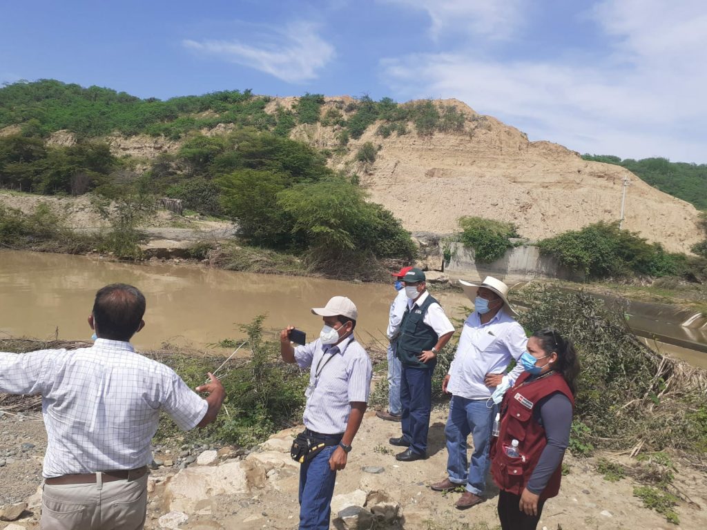 Supervisan puntos críticos del río Chira