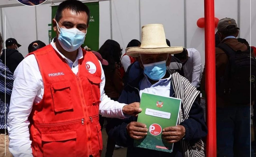 Entregan 250 títulos de propiedad a agricultores de Ayabaca