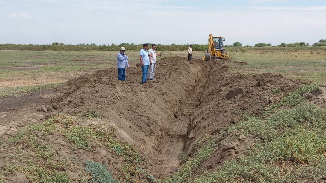 Agricultores abren más drenes y recuperan infraestructura de riego ante lluvia