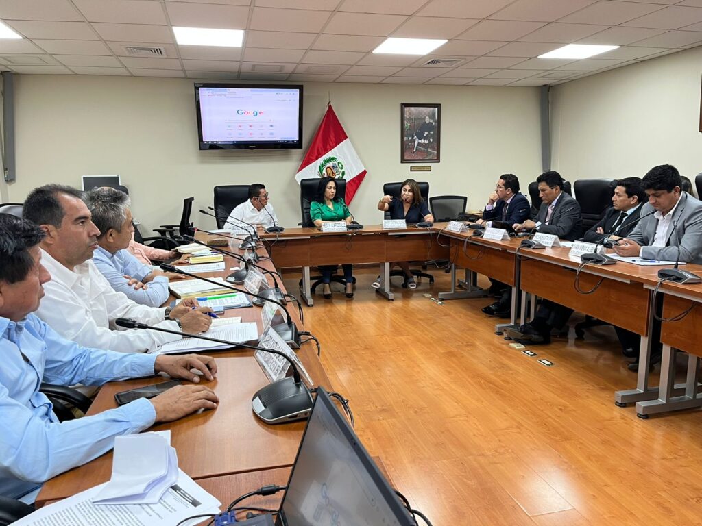 Funcionarios del Gobierno Regional Piura, la Gerencia de Desarrollo Económico y la Dirección Regional de Agricultura se unieron este martes en una reunión crucial