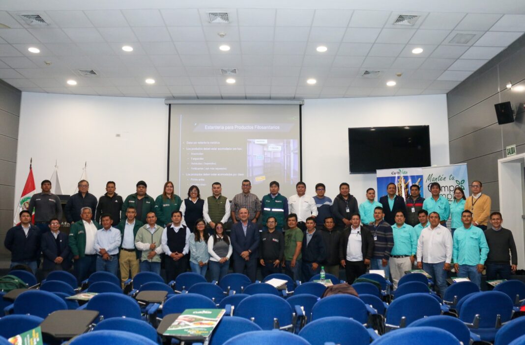 Técnicos agrónomos se certifican en el Programa "Maestros Instructores Cuidagro 2024"