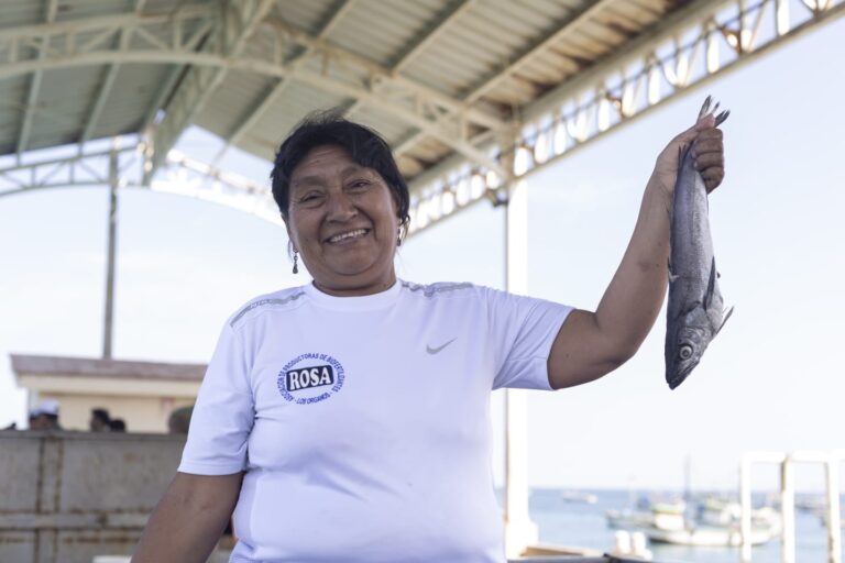 Piura: Mujeres emprendedoras transforman residuos de pescado en biofertilizantes ecológicos