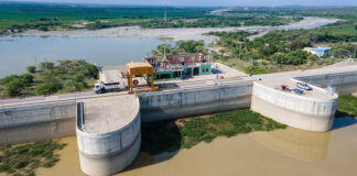 El Gobierno Regional de Piura colabora con maquinaria en el Proyecto Especial Chira El Gobierno Regional de Piura colabora con maquinaria en el Proyecto Especial Chira