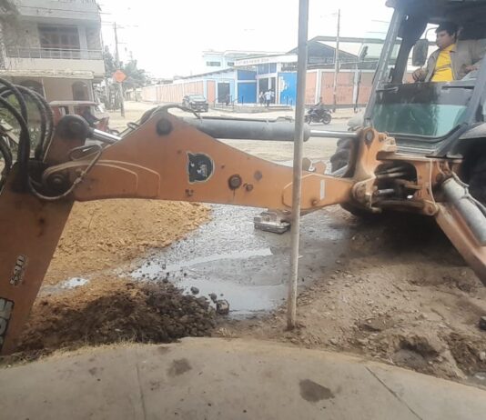 Sullana: EPS Grau realiza trabajos de rehabilitación de subcolector de alcantarillado en el A.H. 9 de Octubre Sullana: EPS Grau realiza trabajos de rehabilitación de subcolector de alcantarillado en el A.H. 9 de Octubre