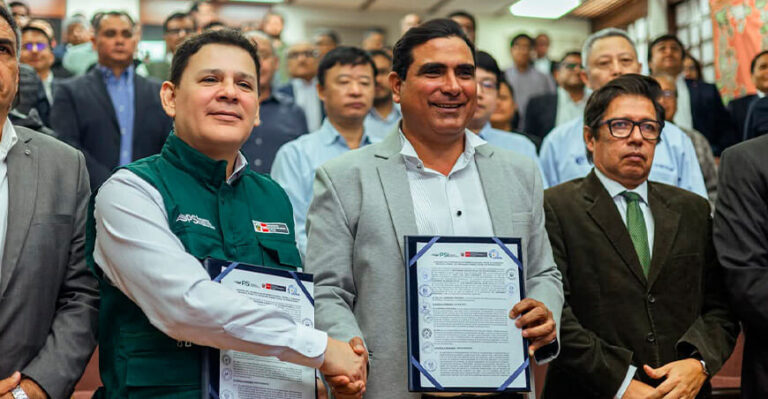 MIDAGRI y GORE Piura firman convenio para ejecutar proyectos de riego