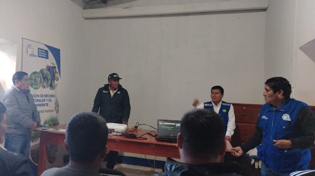 Capacitan a técnicos en Huarmaca para mejorar la fertilidad del suelo y fortalecer la agricultura sostenible