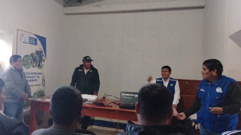 Capacitan a técnicos en Huarmaca para mejorar la fertilidad del suelo y fortalecer la agricultura sostenible