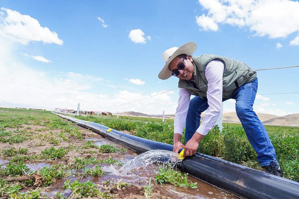 Proyectos de riego tecnificado fortalecen el uso eficiente del agua en Juliaca y Lampa