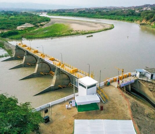 Rehabilitan canal La Peña en Tumbes para asegurar el uso eficiente del agua Rehabilitan canal de riego en Tumbes para asegurar el uso eficiente del agua