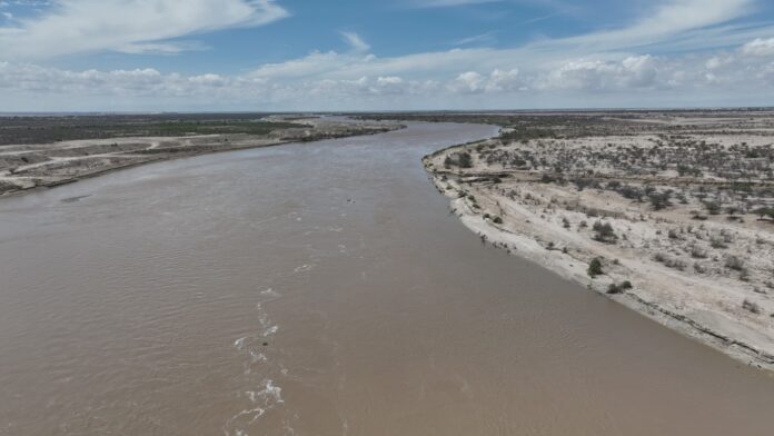 PECHP inspecciona el río Piura para garantizar su libre desembocadura al mar y prevenir inundaciones