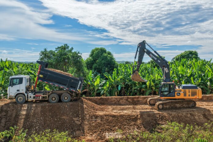 Trabajos de descolmatación en Ayabaca buscan proteger cultivos y viviendas