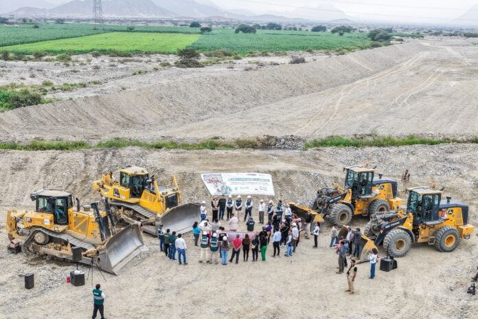 Terminan limpieza y descolmatación de 3.76 km en La Libertad para proteger la producción agraria