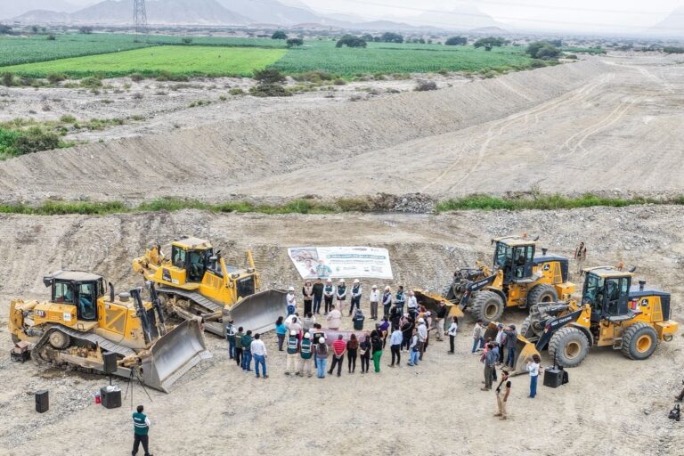 Terminan limpieza y descolmatación de 3.76 km en La Libertad para proteger la producción agraria