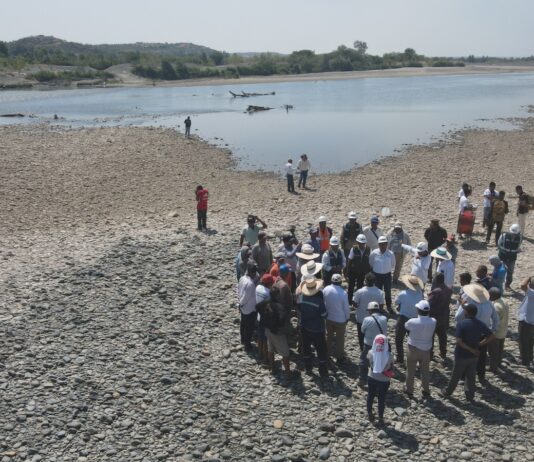 Ejecutan trabajos en el río Chira para beneficiar a más de 10 mil familias productoras en Piura Ejecutan trabajos en el río Chira para beneficiar a más de 10 mil familias productoras en Piura