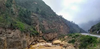 Agricultores de Trujillo exigen declarar en emergencia el río Moche por contaminación Agricultores de Trujillo exigen declarar en emergencia el río Moche por contaminación