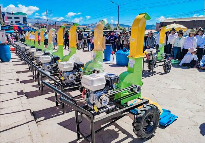Midagri entrega 2500 kits para proteger cultivos ante heladas y friaje en 14 regiones