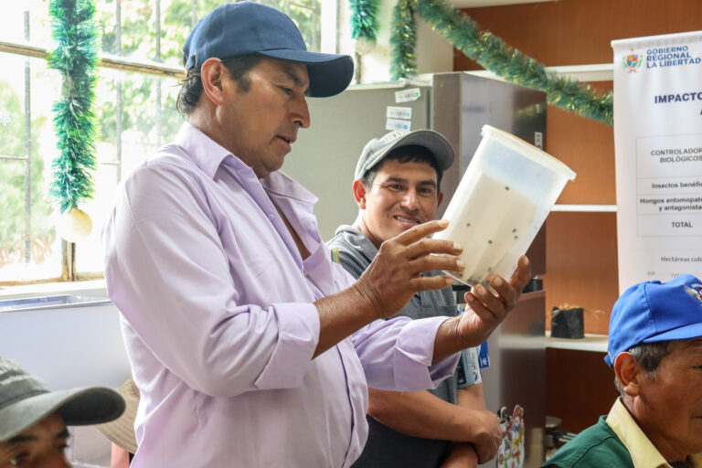 Productores de Julcán reciben capacitación en tecnologías agrícolas del Proyecto Chavimochic
