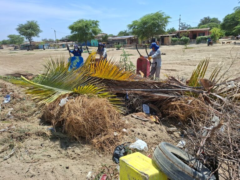 Piura: retiran desmonte y residuos del Humedal Santa Julia para proteger biodiversidad