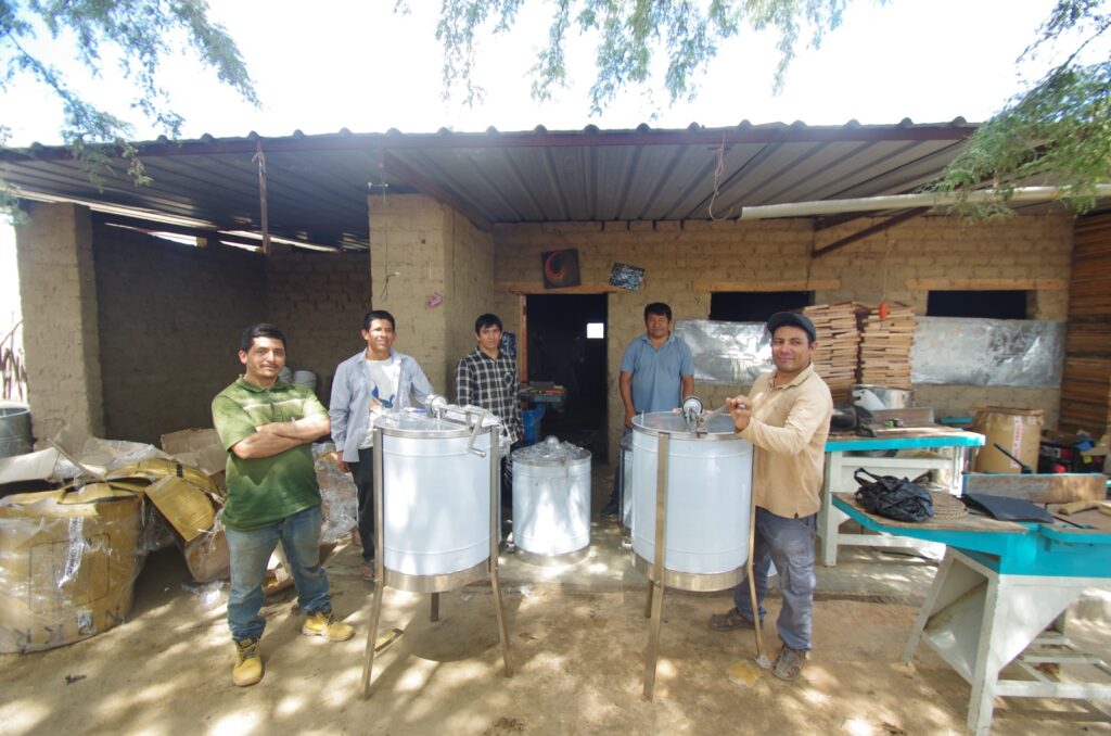 Piura: Productores de miel en Morropón mejoran su competitividad con nuevas centrífugas apícolas