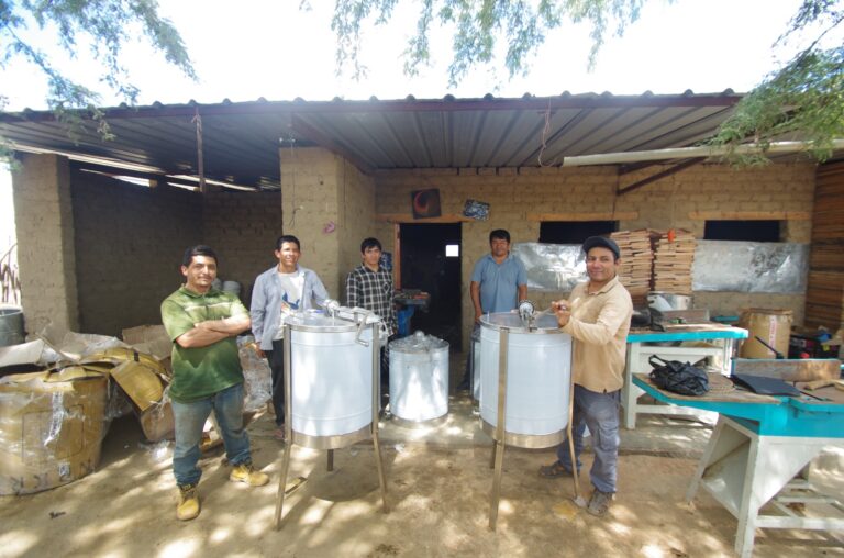 Piura: Productores de miel en Morropón mejoran su competitividad con nuevas centrífugas apícolas