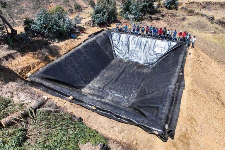 Agricultores de La Libertad mejoran el almacenamiento de agua para sus cultivos