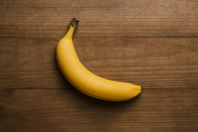 ¿Qué beneficios tiene el plátano y cómo puedes incorporarlo a tu alimentación?